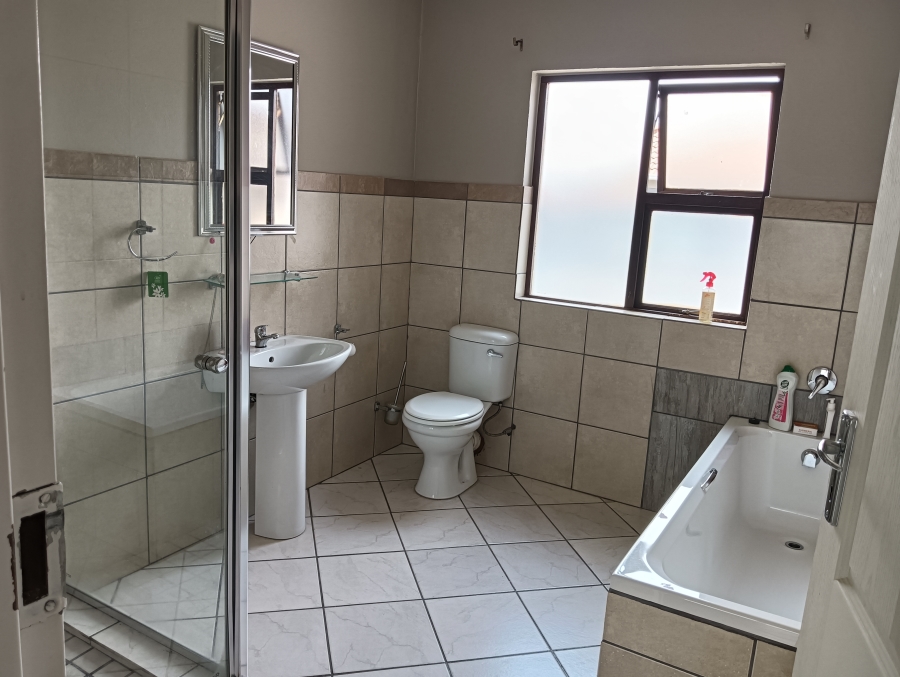 3 Bedroom Property for Sale in Melodie North West